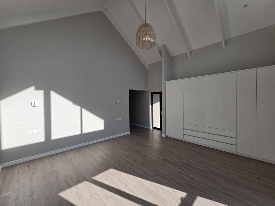 4 Bedroom Property for Sale in Kingswood Golf Estate Western Cape